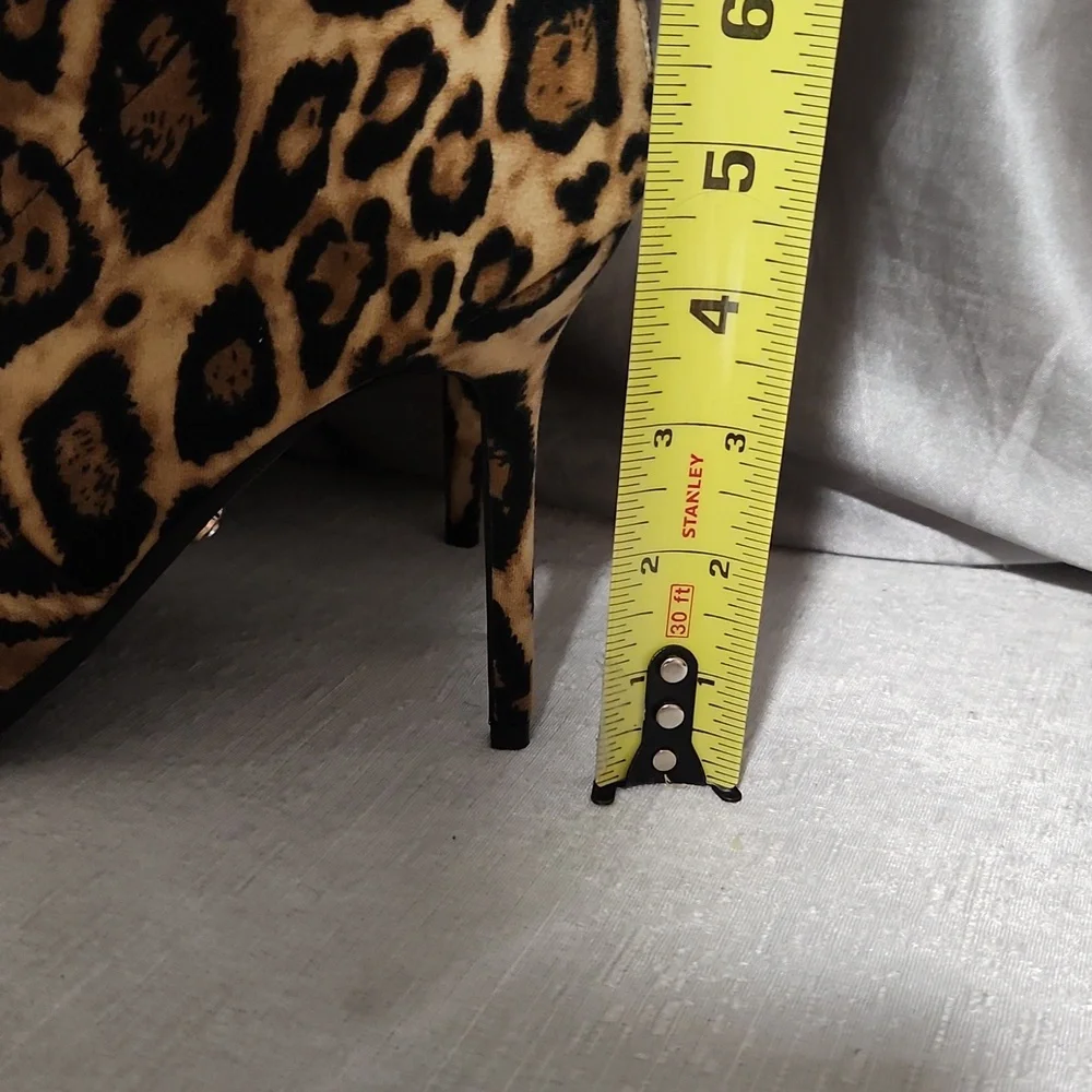 NWOT AZLEA WANG Leopard Print Stiletto Ankle Boots Size 11. - Picture 11 of 14